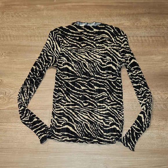 Rails Aasia Patterned Top - Picture 2 of 5